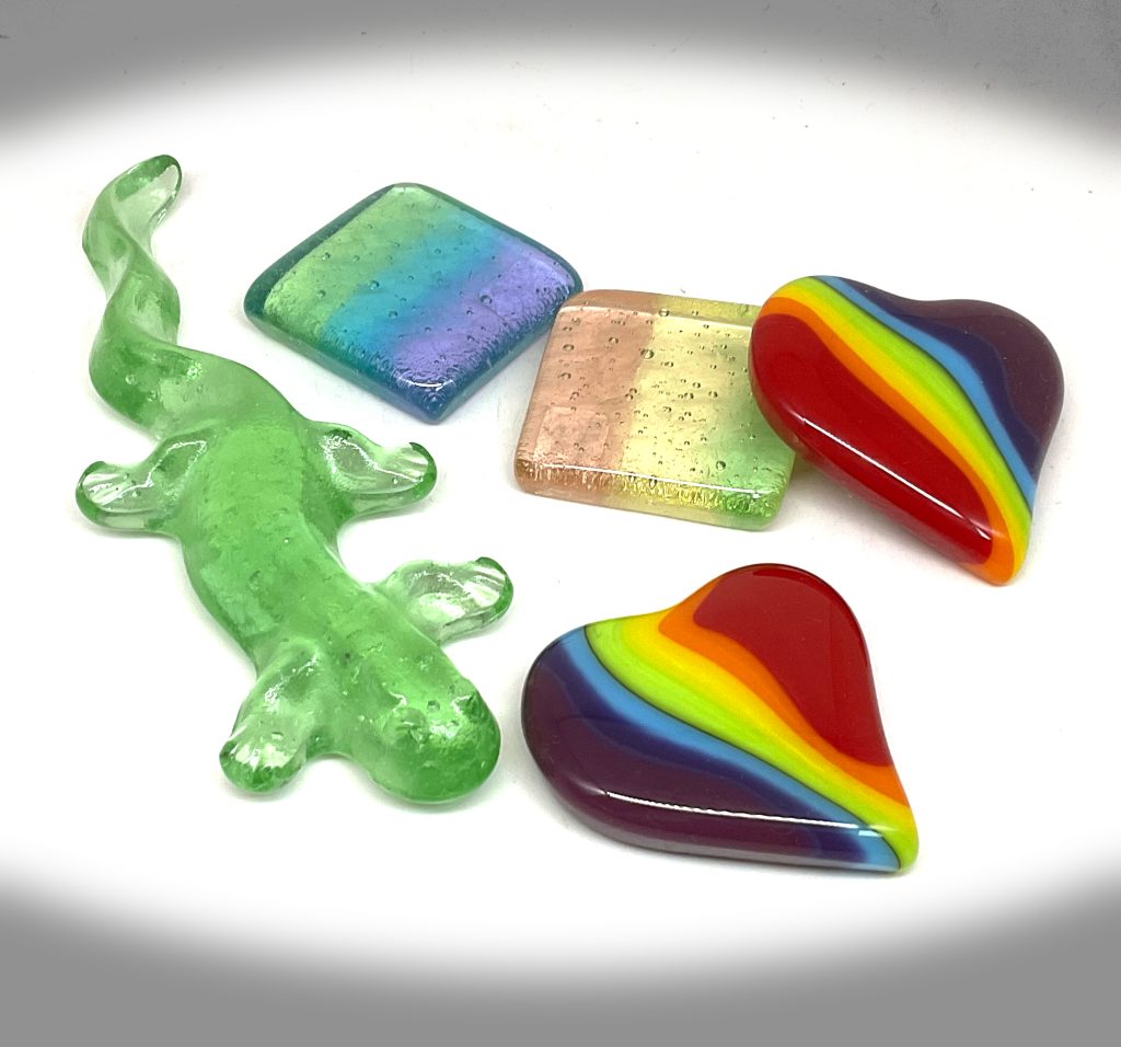 glass colorful mini lizard, heart and rainbow